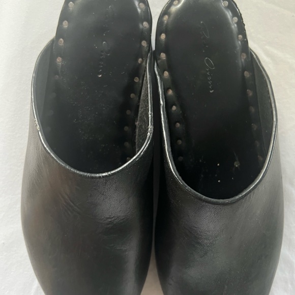 Rick Owen’s clogs worn a few times - super comfy padded inside - lower wedge - Picture 3 of 8